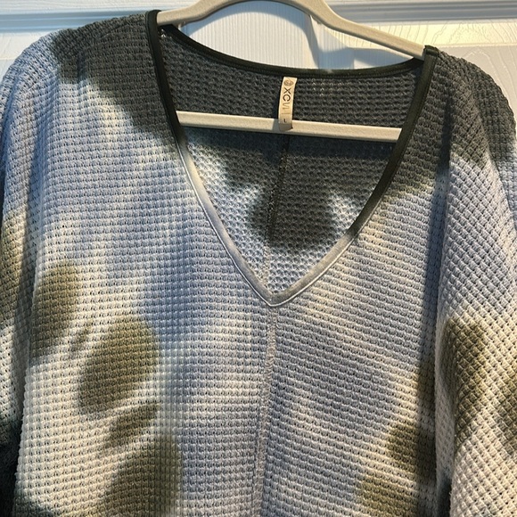 XCVI Tie Dye Oversized V-Neck Waffle Knit Tunic Top L Boho - Picture 3 of 7